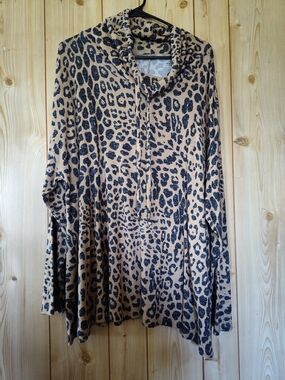 Leopard Print Pullover Sweater - Tan and Black